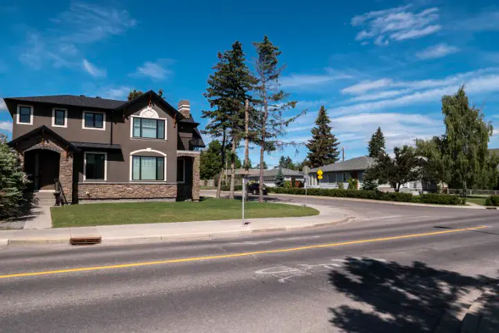 A residential street in Shaganappi